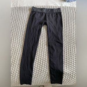 Gym shark leggings
